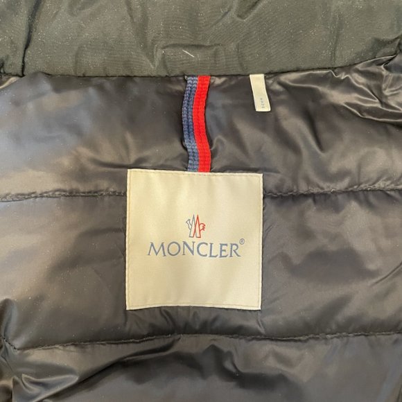 MONCLER Water Resistant Down Coat, Size 0. No flaws! - Picture 4 of 5
